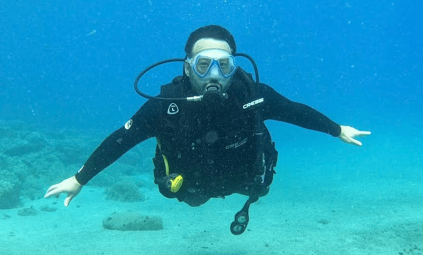 Photo of Chris Stevens diving
